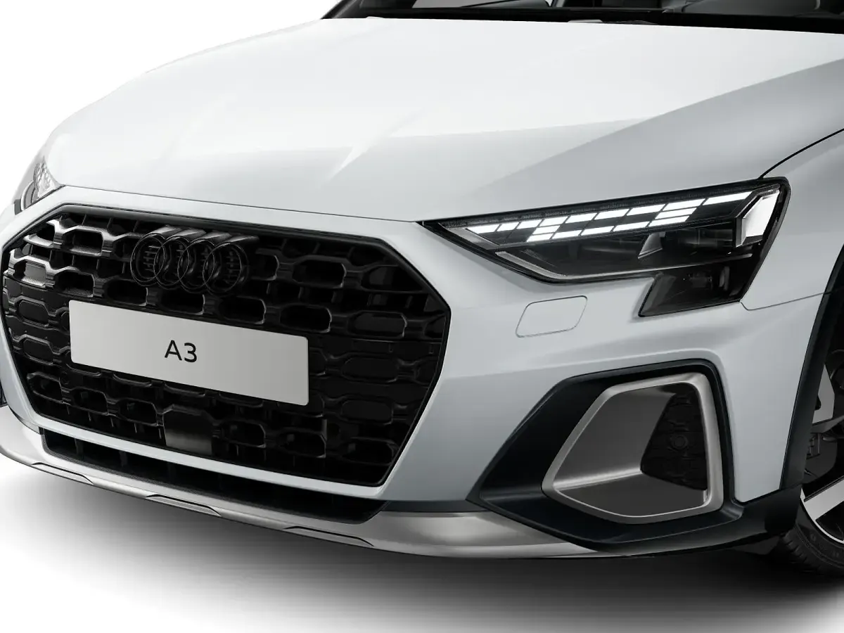 Nuova Audi A3 Comfort 150 CV (110 kW) 2026 Bianco ghiacciaio metallizzato Berlina