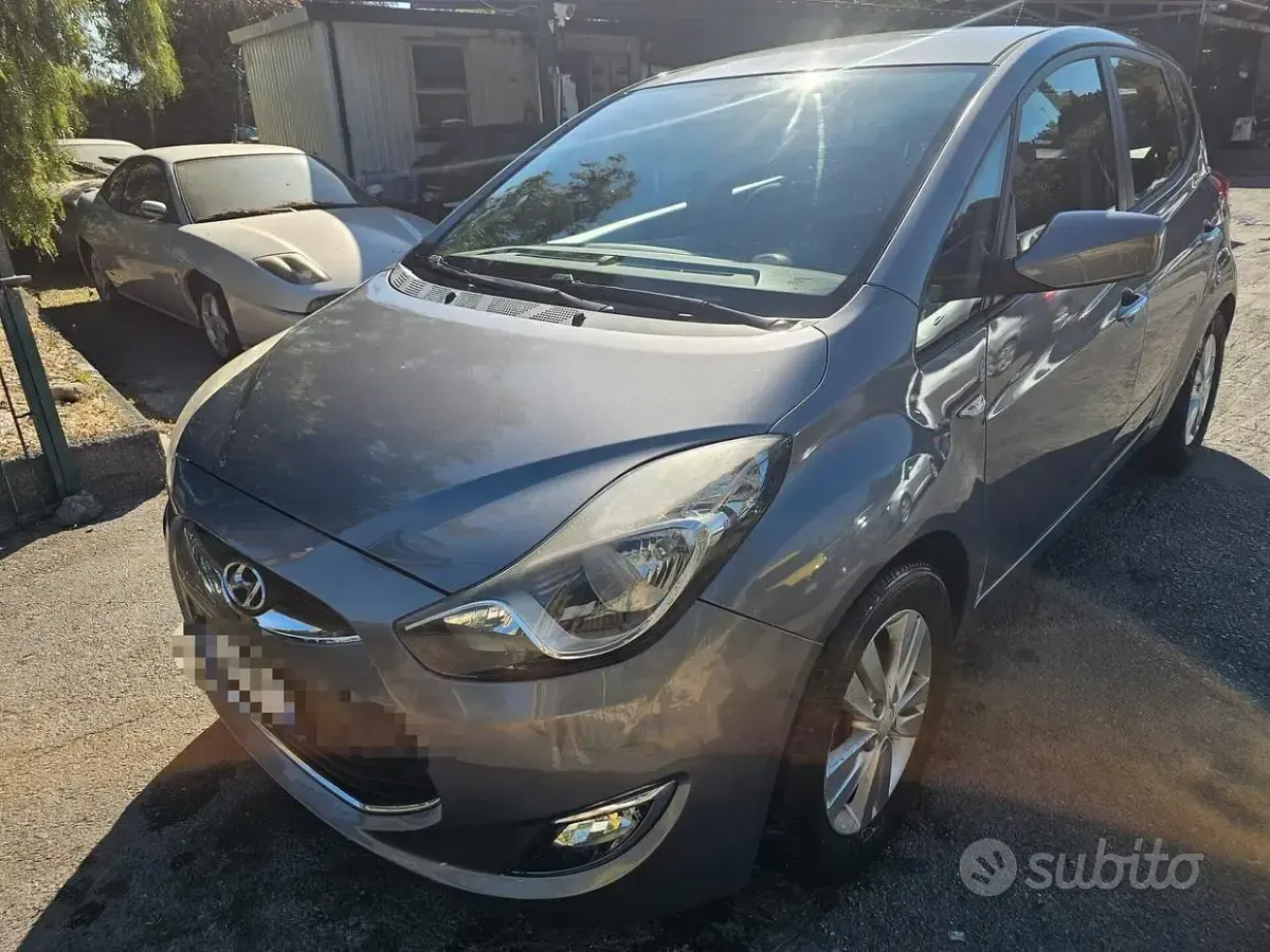 Usata Hyundai ix20 Classic 90 CV (66 kW) 2015 Grigio Utilitaria