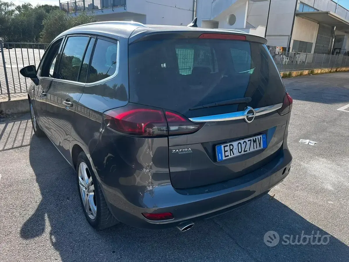 Usata Opel Zafira 165 CV (121 kW) 2013 Grigio Monovolume