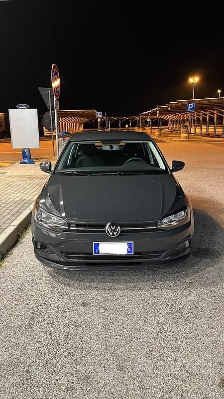 Usata VW Polo Comfortline 80 CV (58 kW) 2021 Grigio Utilitaria