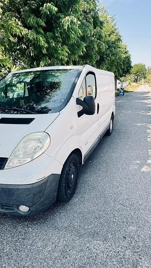 Usata Renault Trafic 114 CV (83 kW) 2009 Bianco Monovolume