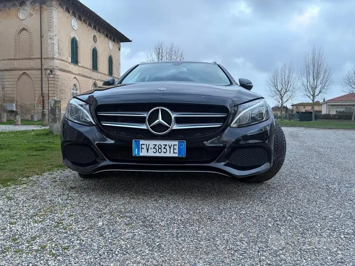 Usata Mercedes C200 160 CV (117 kW) 2019 Nero Station wagon