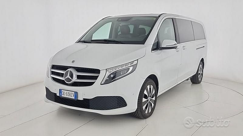 Usata Mercedes V220 163 CV (119 kW) 2022 Bianco Monovolume
