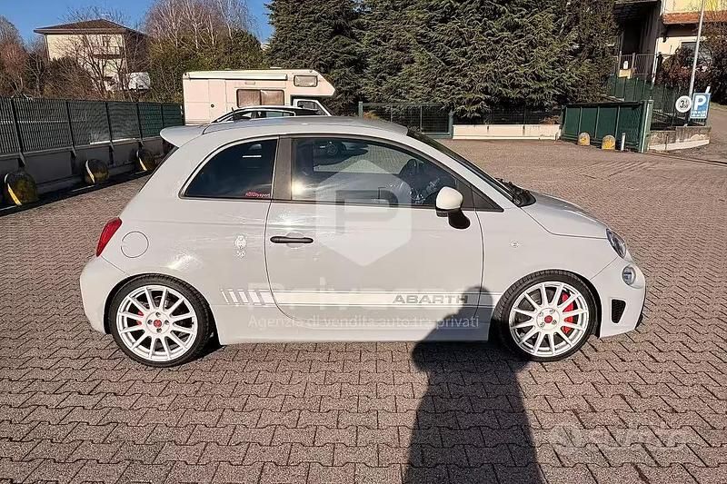 Usata Abarth 595C Esseesse 180 CV (132 kW) 2019 Grigio Cabrio