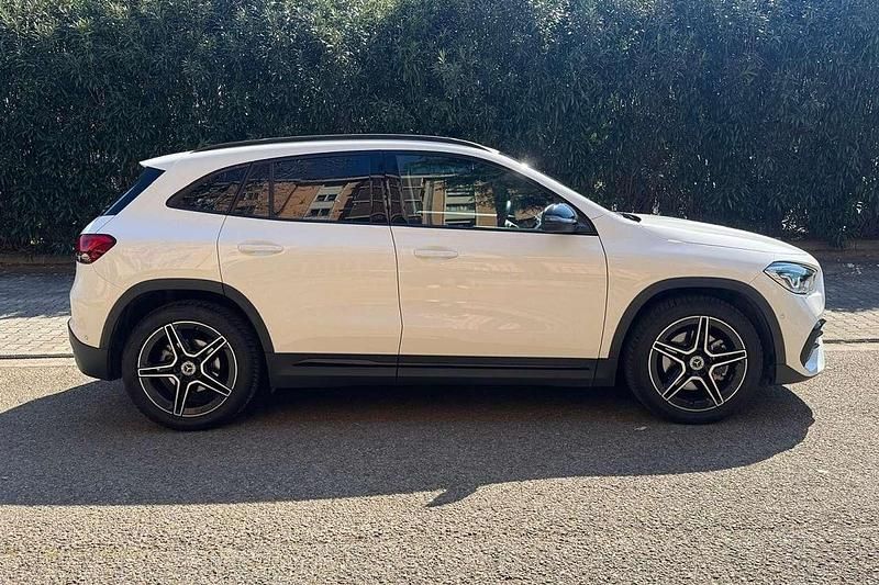 Usata Mercedes GLA180 Premium 116 CV (85 kW) 2023 Bianco SUV