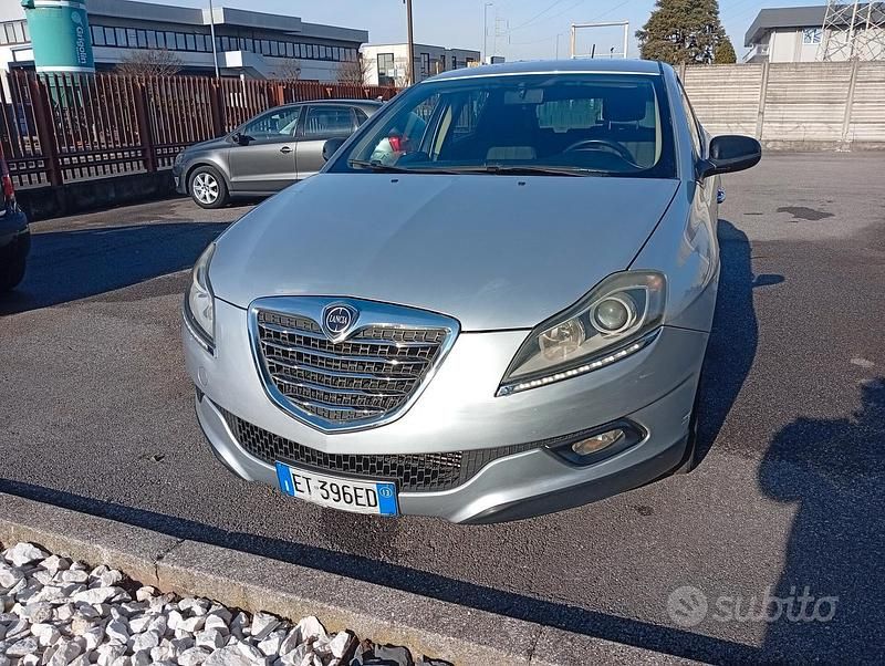 Grigio Usata 2013 Lancia Delta Gold Utilitaria | 2500 € (Ottimo prezzo) - Immagine 1/4