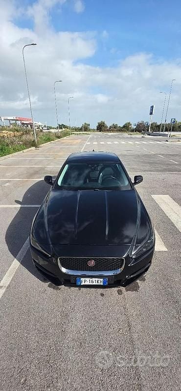 Usata Jaguar XE Prestige 180 CV (132 kW) 2018 Nero Berlina