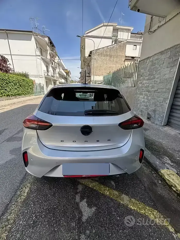 Usata Opel Corsa 101 CV (74 kW) 2025 Grigio Utilitaria