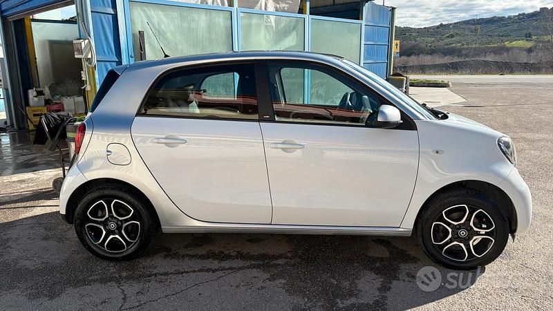 Usata Smart ForFour 2015 Bianco Utilitaria