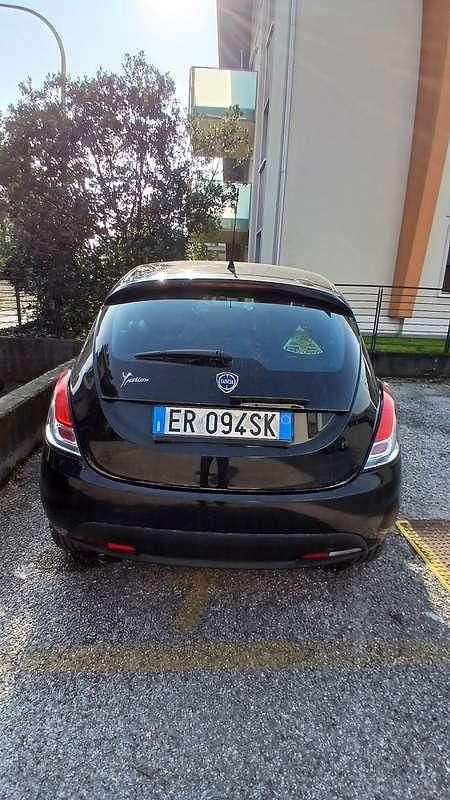 Usata Lancia Ypsilon Gold 69 CV (50 kW) 2013 Nero Utilitaria