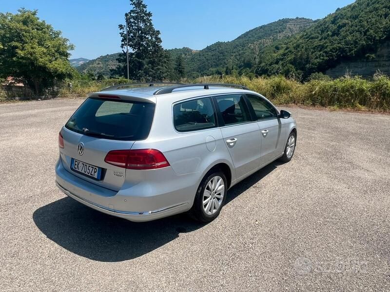 Usata VW Passat 140 CV (102 kW) 2012 Grigio Station wagon