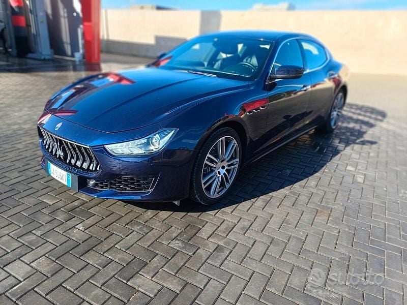 Usata Maserati Ghibli GranLusso 250 CV (183 kW) 2020 Blu/azzurro Berlina