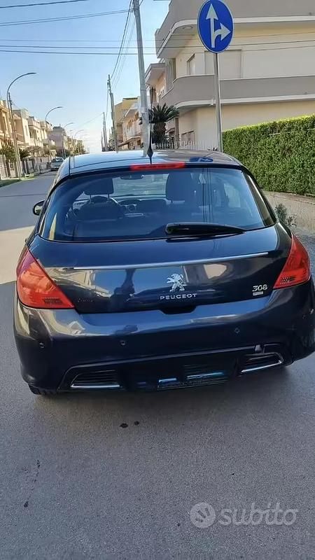 Usata Peugeot 308 Active 111 CV (81 kW) 2012 Blu Berlina