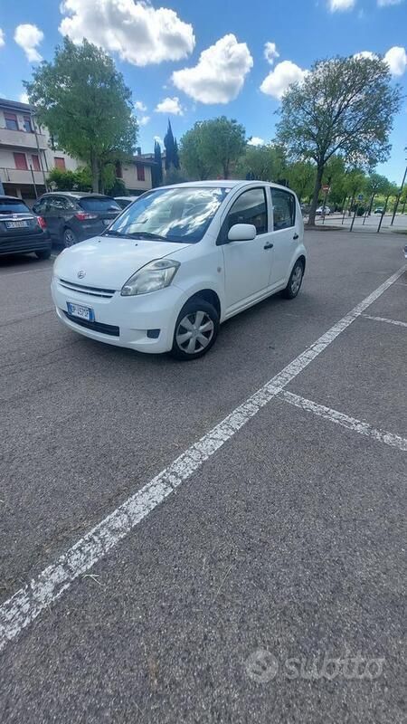 Usata 2009 Daihatsu Sirion Due volumi | 2900 € (Buon prezzo) - Immagine 1/4
