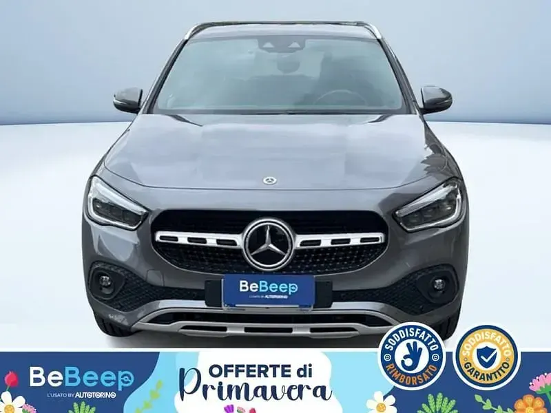 Käytetty Mercedes GLA200 150 HP (110 kW) 2023 Harmaa Katumaasturi