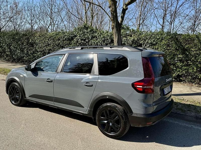 Usata Dacia Jogger 101 CV (74 kW) 2024 Grigio Monovolume