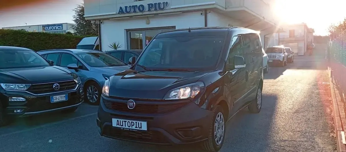 Usata Fiat Doblò 104 CV (76 kW) 2019 Nero Monovolume