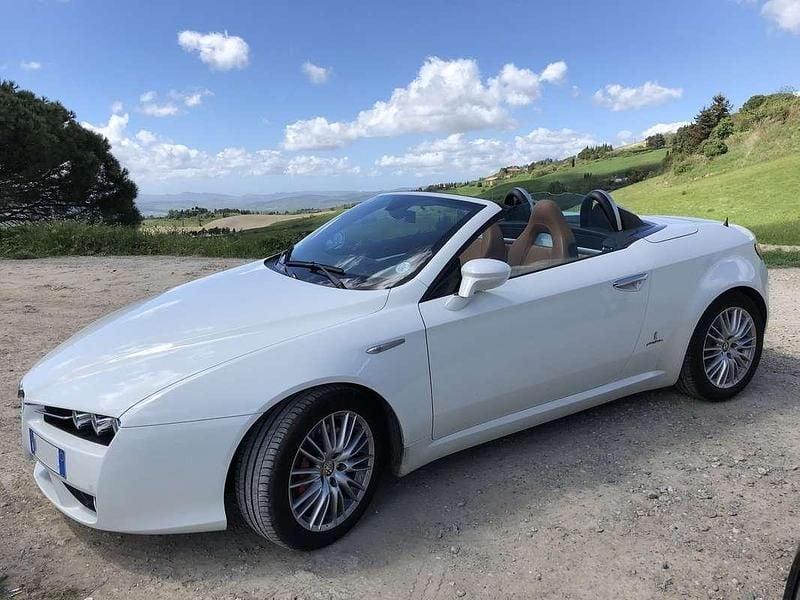 Usata Alfa Romeo Spider 209 CV (153 kW) 2009 Bianco Cabrio