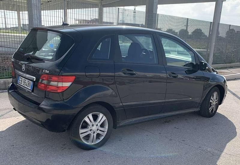 Usata Mercedes B180 Executive 109 CV (80 kW) 2010 Monovolume
