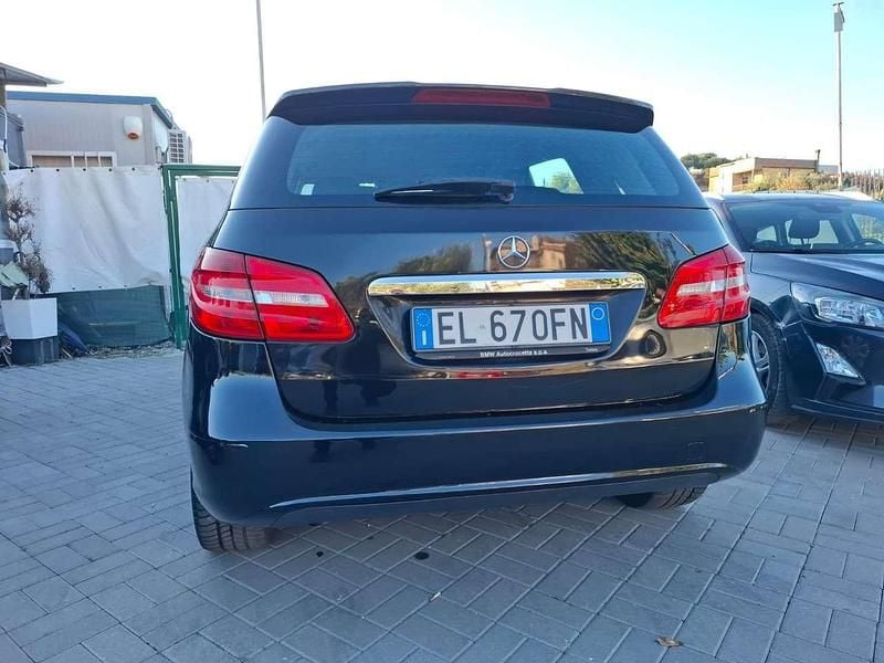 Usata Mercedes B180 Premium 109 CV (80 kW) 2012 Nero Monovolume