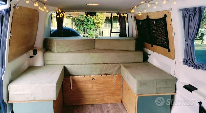 Usata VW Caravelle 102 CV (75 kW) 2002 Verde Monovolume