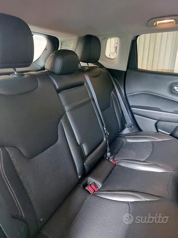 Usata Jeep Compass 120 CV (88 kW) 2019 Grigio SUV
