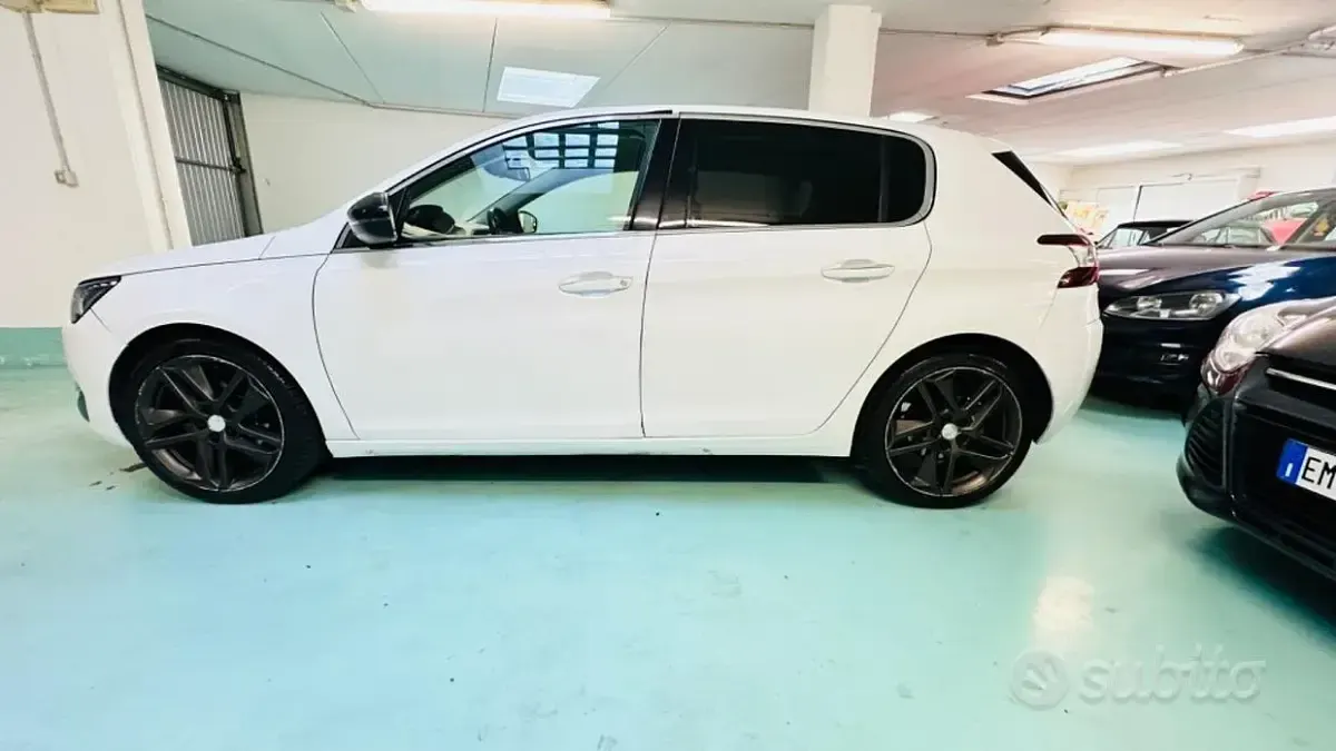 Usata Peugeot 308 GT-line 115 CV (84 kW) 2014 Bianco Berlina