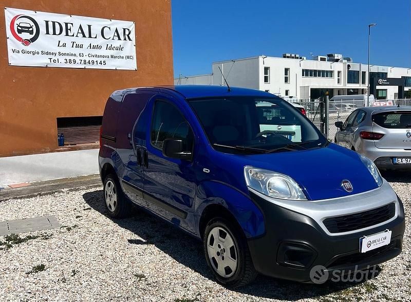 Begagnad Fiat Fiorino 70 HK (51 kW) 2020 Blå Minibuss
