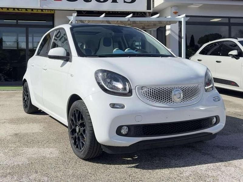 Usata Smart ForFour Proxy 71 CV (52 kW) 2016 Bianco Utilitaria