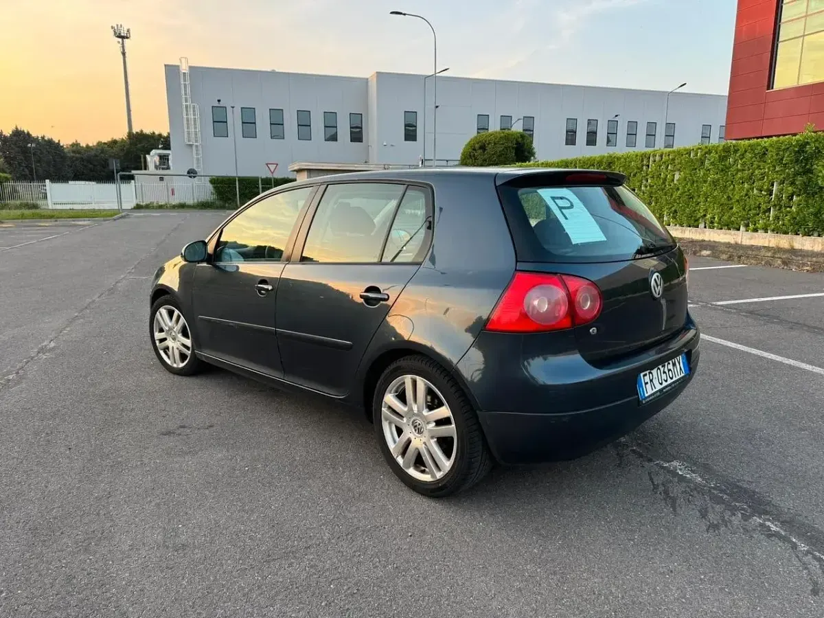 Usata VW Golf IV Comfortline 101 CV (74 kW) 2004 Blu Berlina