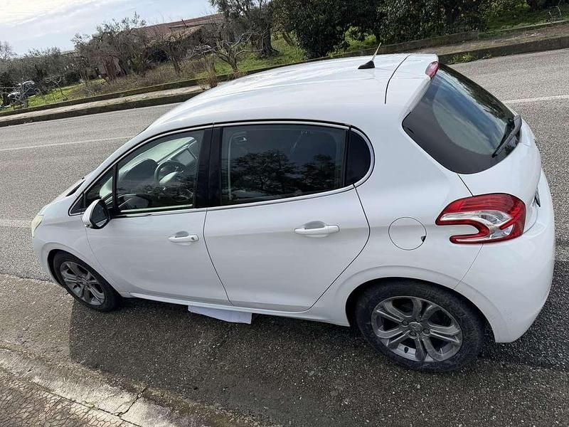 Usata Peugeot 208 Allure 82 CV (60 kW) 2015 Utilitaria