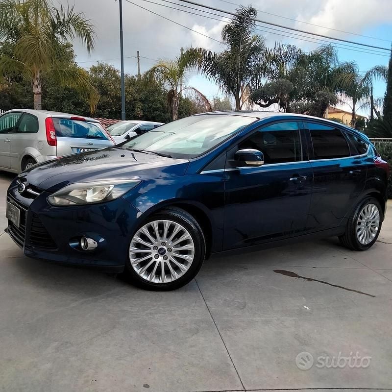 Usata Ford Focus Titanium 115 CV (84 kW) 2012 Blu Berlina