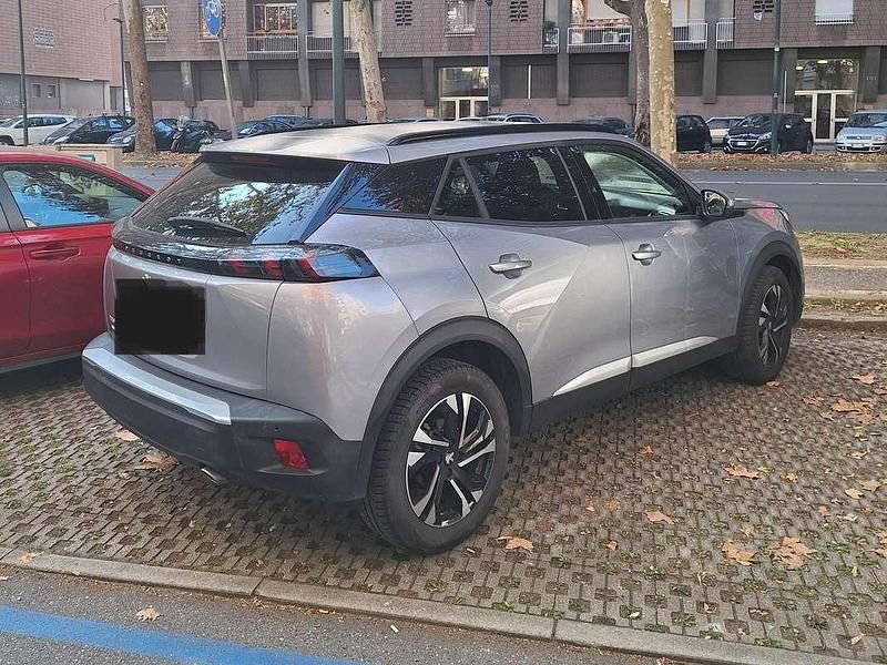 Argento Usata 2021 Peugeot 2008 Allure SUV | 17.990 € (Cara) - Immagine 1/4