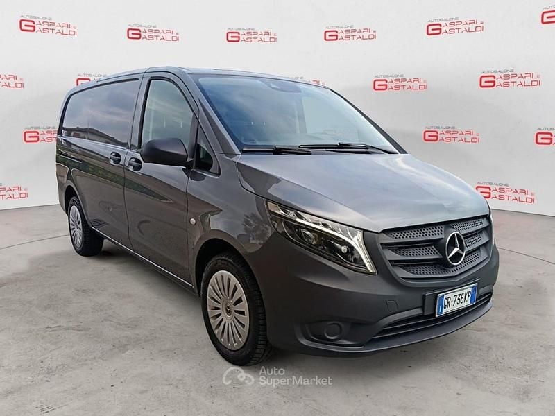 Usata Mercedes Vito 163 CV (119 kW) 2023 Grigio Furgone