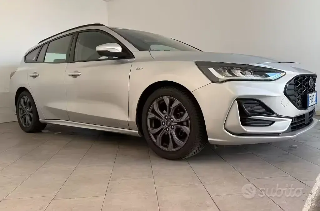 Usata Ford Focus ST-Line X 155 CV (114 kW) 2023 Grigio Station wagon