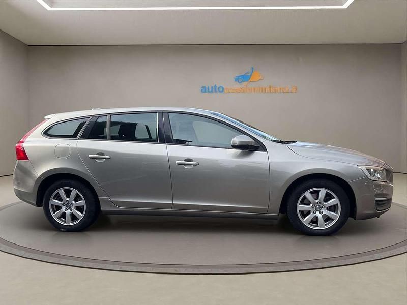 Usata Volvo V60 Momentum 136 CV (100 kW) 2013 Beige Station wagon