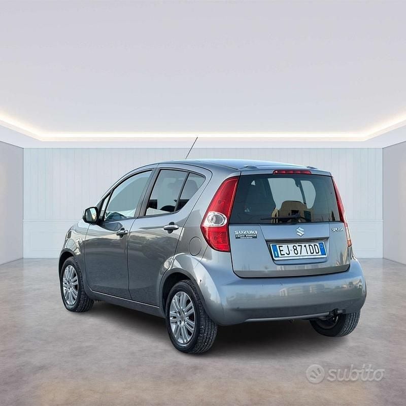 Usata Suzuki Splash 65 CV (47 kW) 2011 Grigio Utilitaria