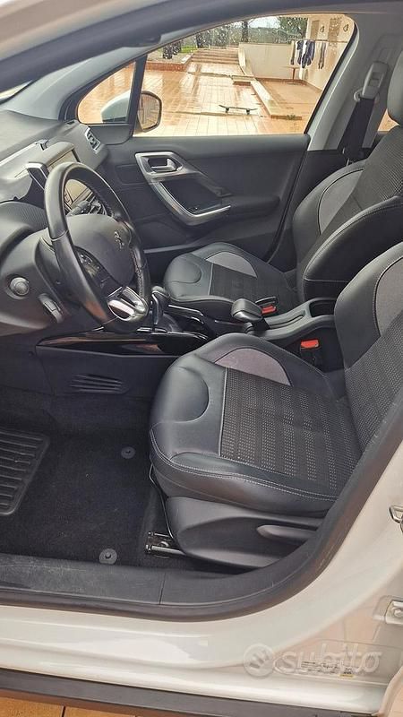 Usata Peugeot 2008 Allure 120 CV (88 kW) 2018 Bianco SUV