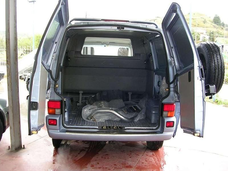 Usata VW Multivan 102 CV (75 kW) 2003 Blu/azzurro Furgone
