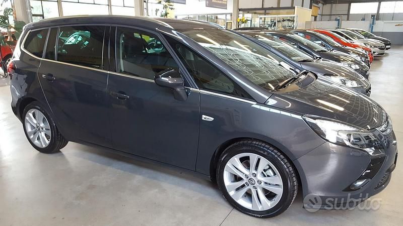 Grigio Usata 2016 Opel Zafira Monovolume | 9500 € (Ottimo prezzo) - Immagine 1/3