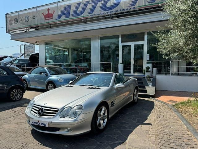 Usata Mercedes SL500 306 CV (225 kW) 2004 Grigio Cabrio