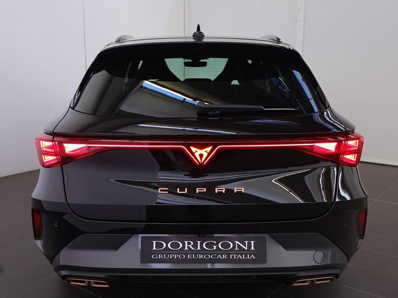 Usado Cupra Leon 204 CV (150 kW) 2025 Negro Familiar