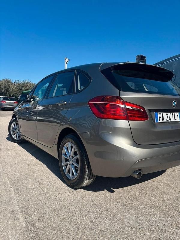 Usata BMW 218 Luxury Line 150 CV (110 kW) 2015 Grigio Monovolume