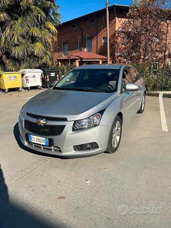 Grigio Usata 2010 Chevrolet Cruze LT Tre volumi | 2999 € (Super prezzo) - Immagine 1/4