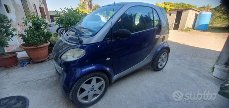 Usata 2000 Smart ForTwo Coupé Due volumi | 1500 € (Ottimo prezzo) - Immagine 1/4