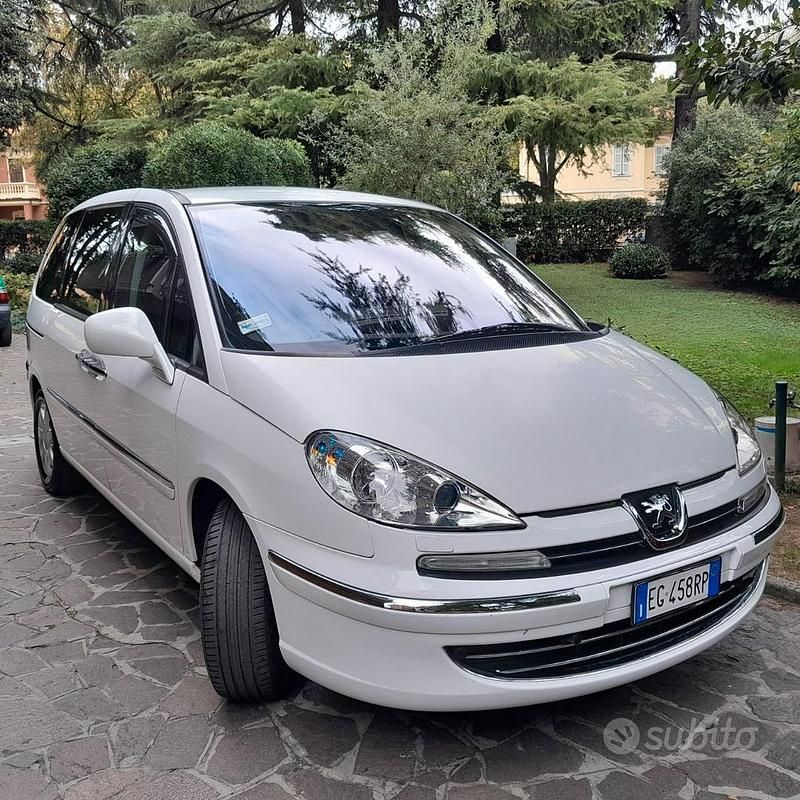 Bianco Usata 2011 Peugeot 807 Monovolume | 4900 € (Buon prezzo) - Immagine 1/4