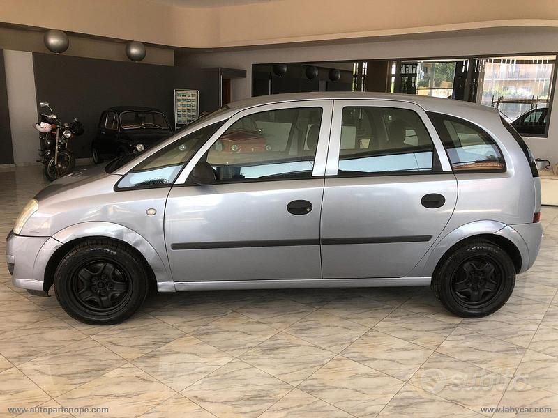 Usata Opel Meriva Enjoy 90 CV (66 kW) 2010 Grigio Monovolume