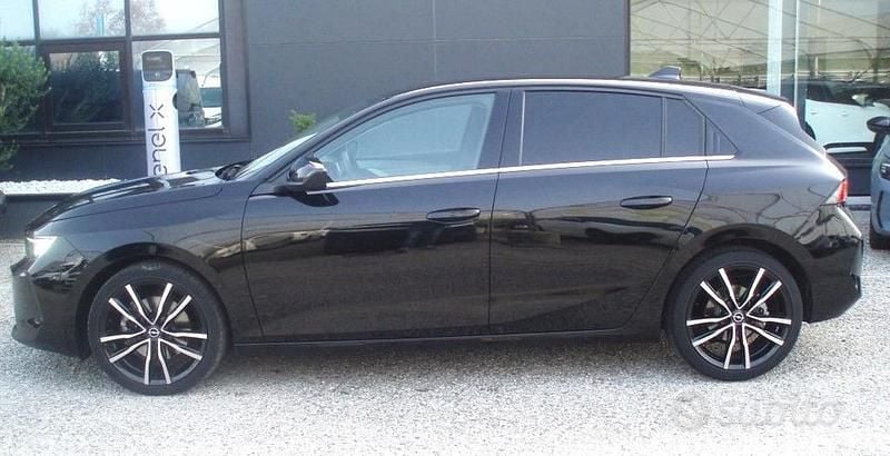 Usata Opel Astra Business Elegance 131 CV (96 kW) 2023 Nero Berlina
