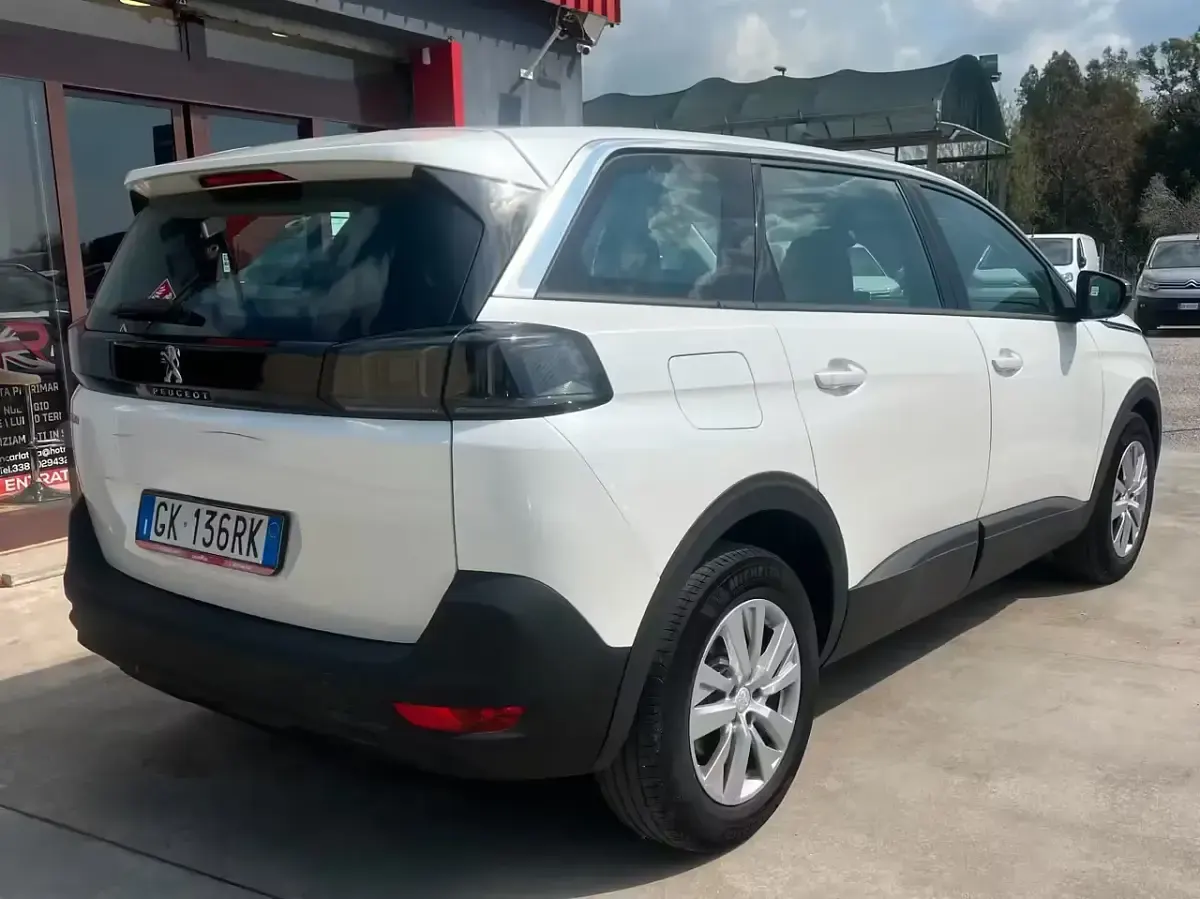Usata Peugeot 5008 131 CV (96 kW) 2022 Bianco SUV