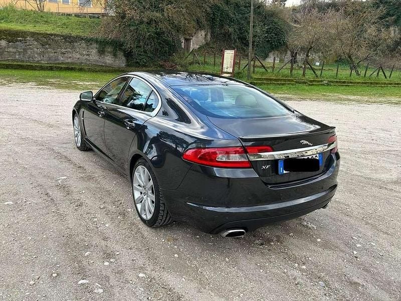 Usata Jaguar XF Luxury 241 CV (177 kW) 2011 Grigio Berlina
